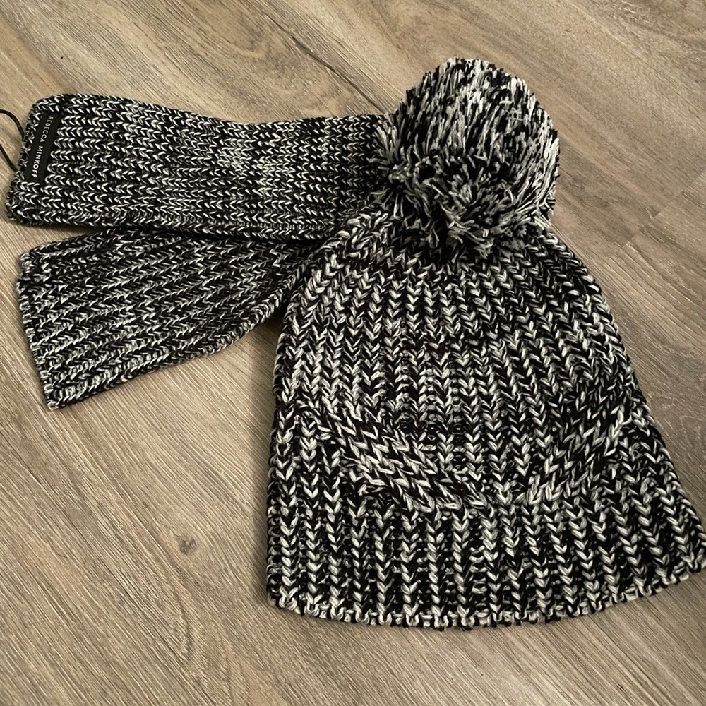 Toque and glove set